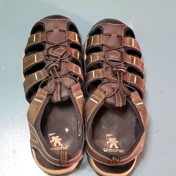 Mens Gotcha sandles. US 1O - Picture 1 of 13